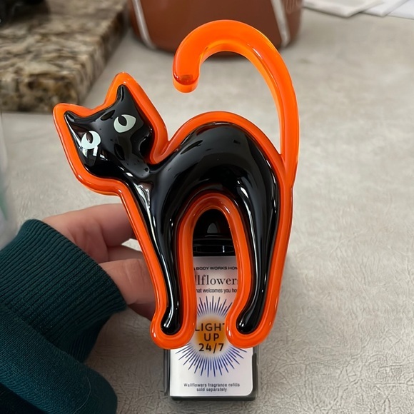 Bath & Body Works Other - Bath and body works cat wall plug in brand new